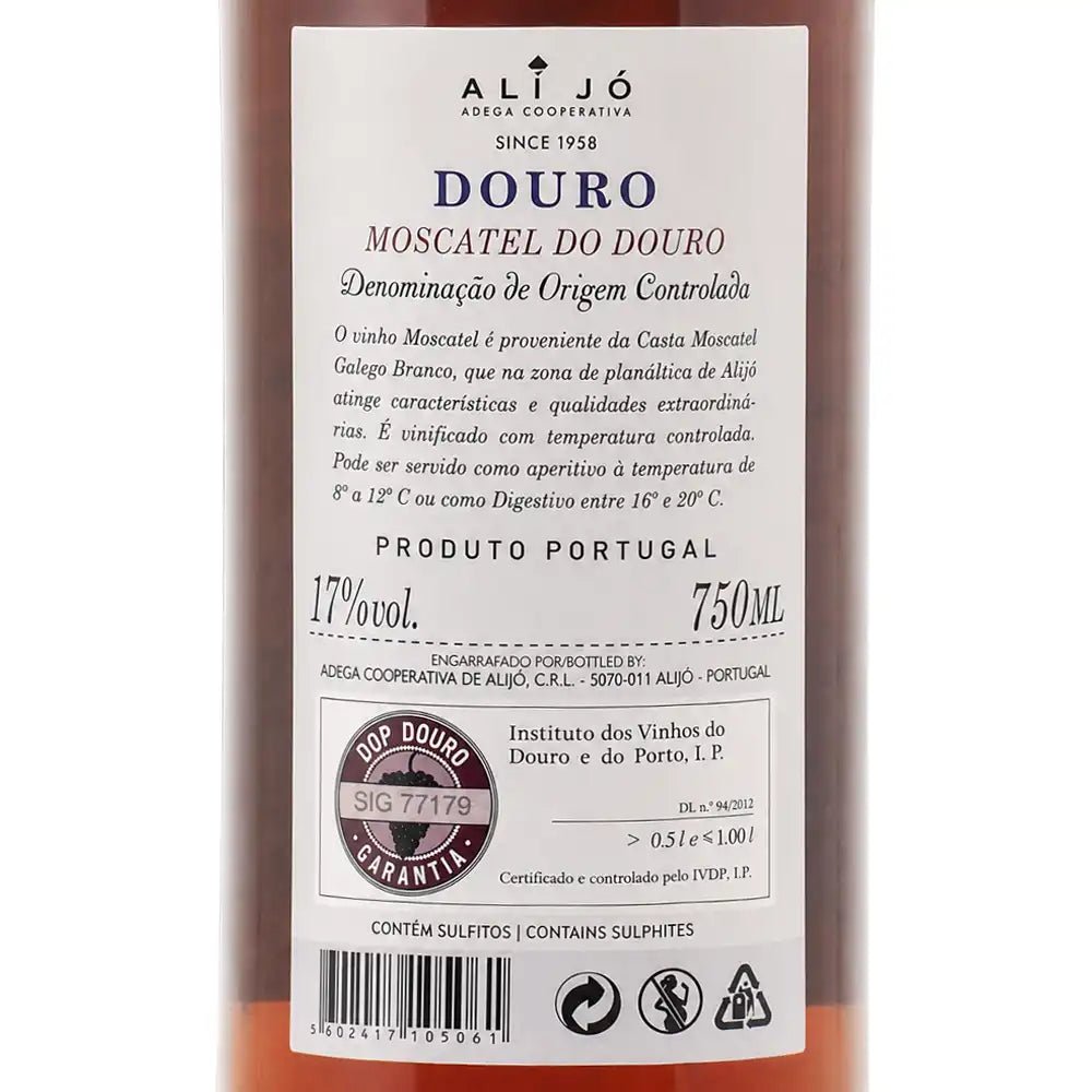 Close-up of the front label of a bottle of Alijo Douro Moscatel fortified wine, showing Portuguese text, volume 750ml, and brand details.