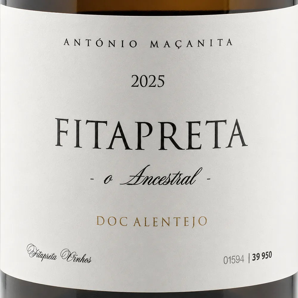 Close-up of a wine bottle label reading 'ANTÓNIO MAÇANITA 2025 FITAPRETA o Ancestral DOC ALENTEJO' on a white label with black and gold text.