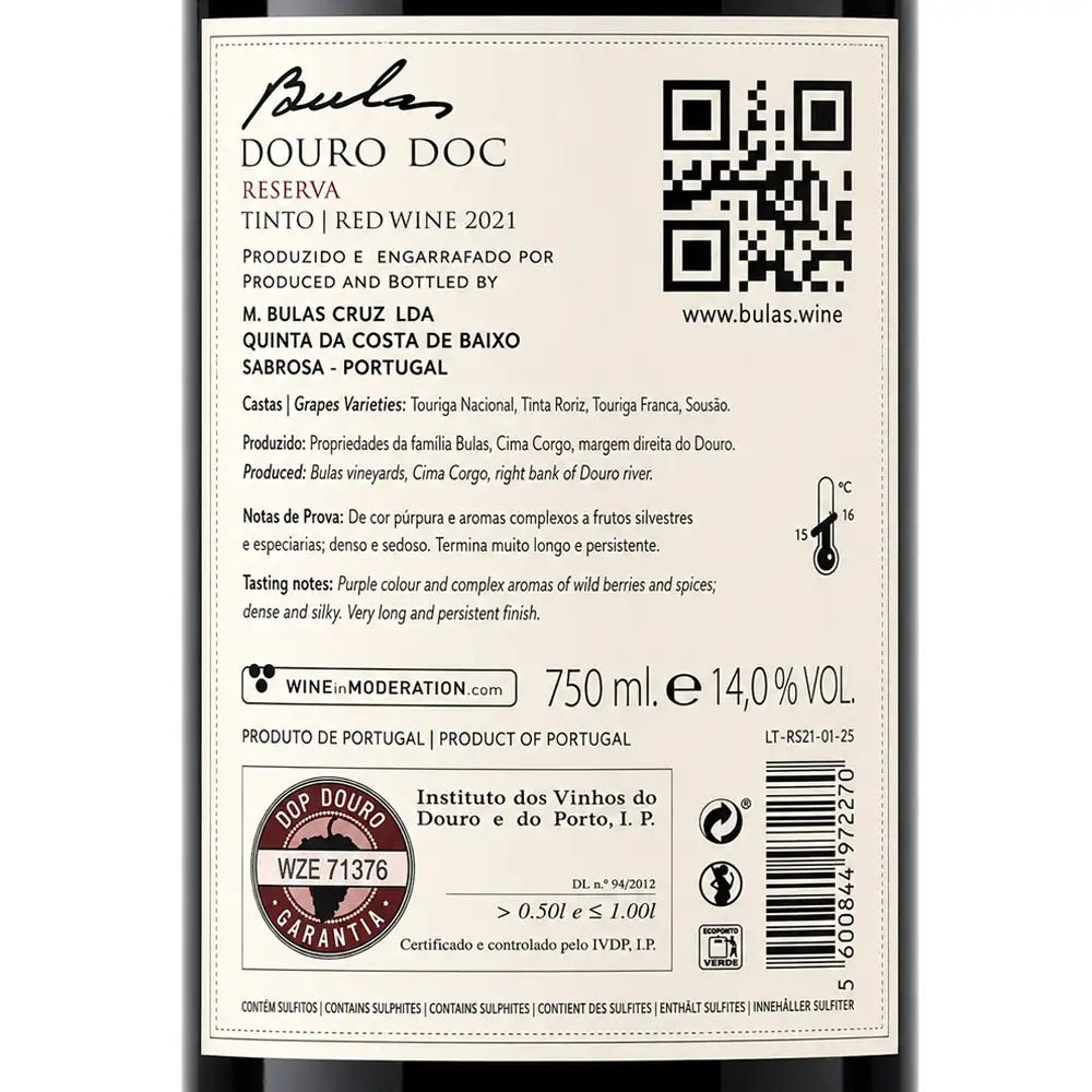 The back of a Douro Doc Reserva wine bottle label, showing product details, QR codes, volume information, and certification logos on a white background.