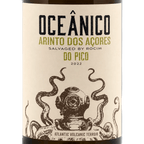 Wine bottle label with 'Oceánico' branding and vintage design elements.