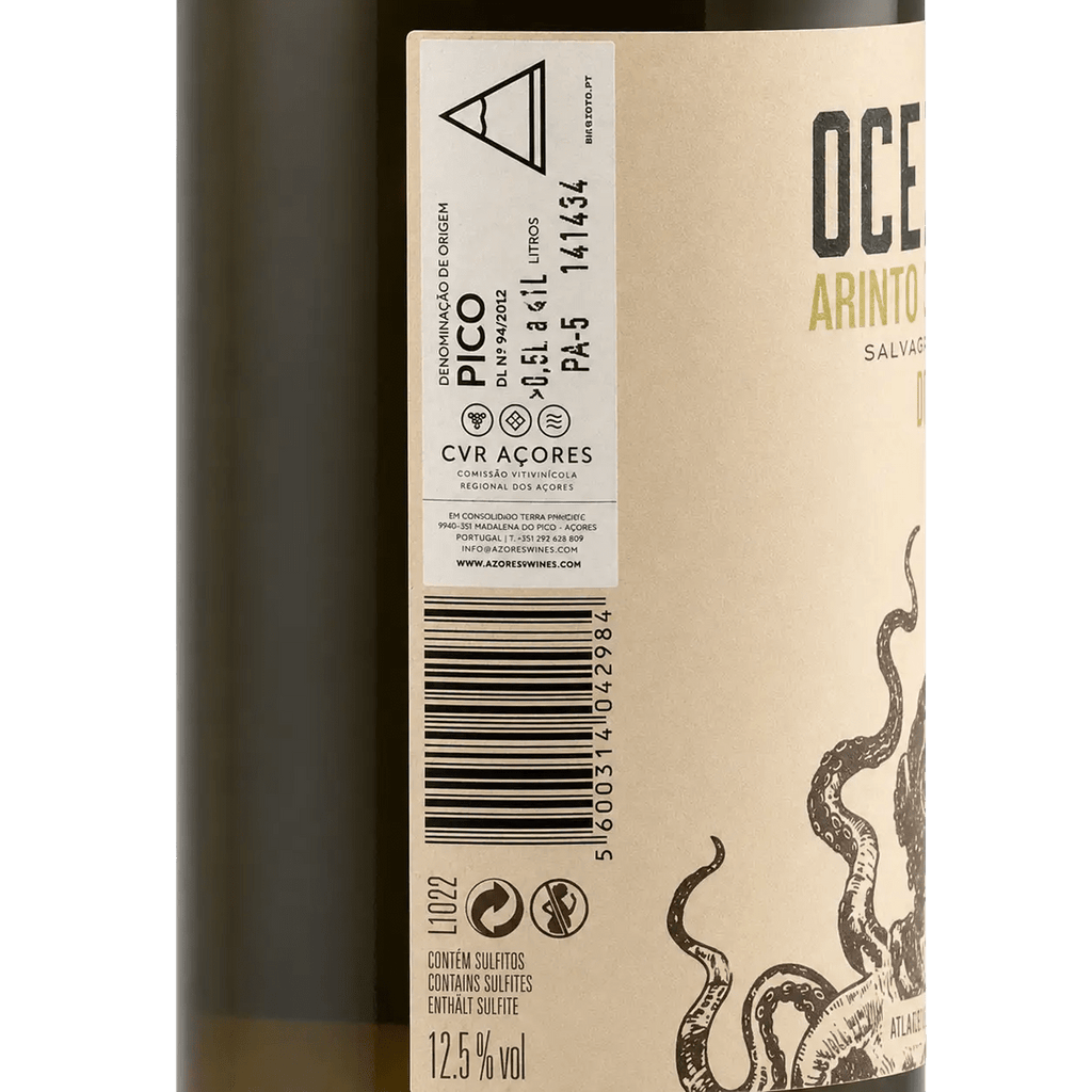 Wine bottle label with 'Oceano Arintos' branding and octopus design.