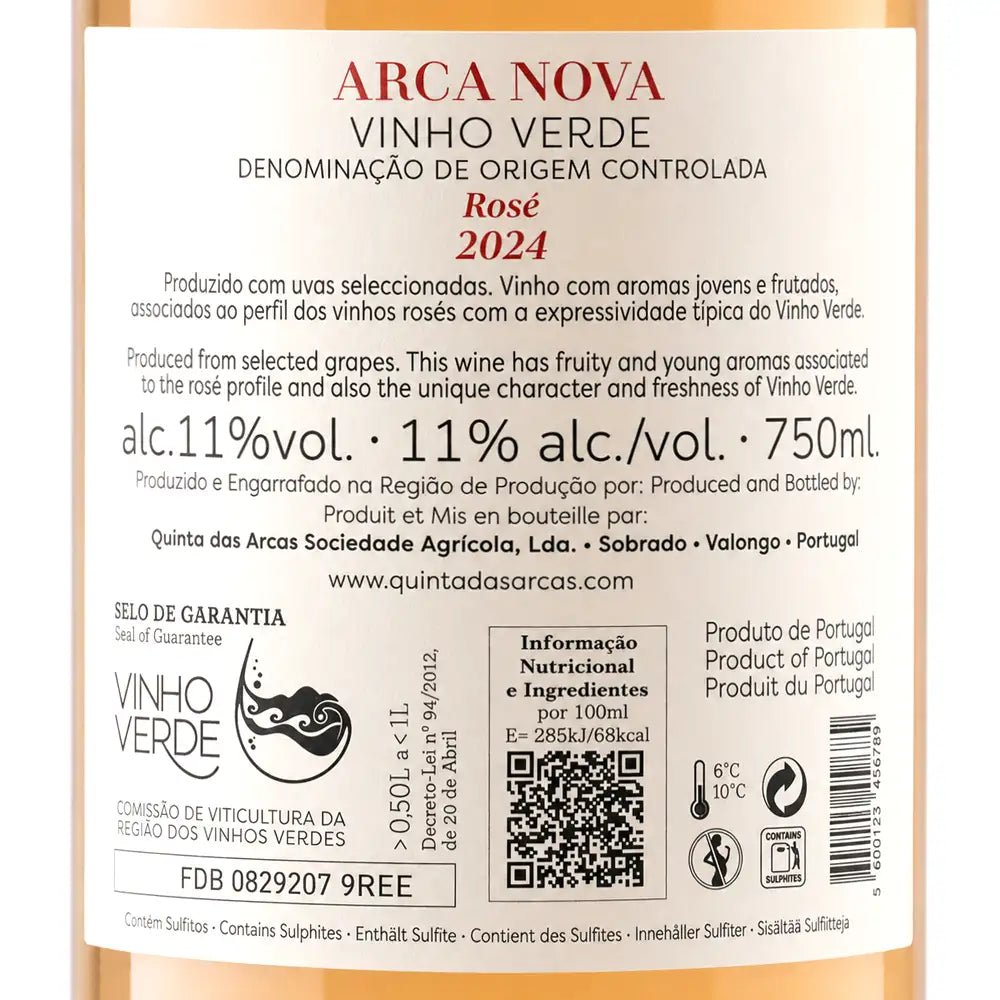Close-up of a wine bottle label reading ARCA NOVA VINHO VERDE Rosé 2024, with Portuguese and English text, a QR code, and product details on a beige bottle background.